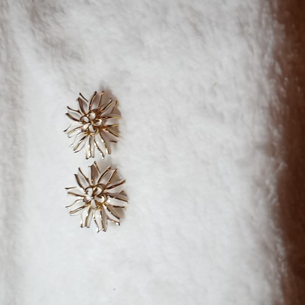 Vintage  Crown Trifari white enamel gold toned clip ons